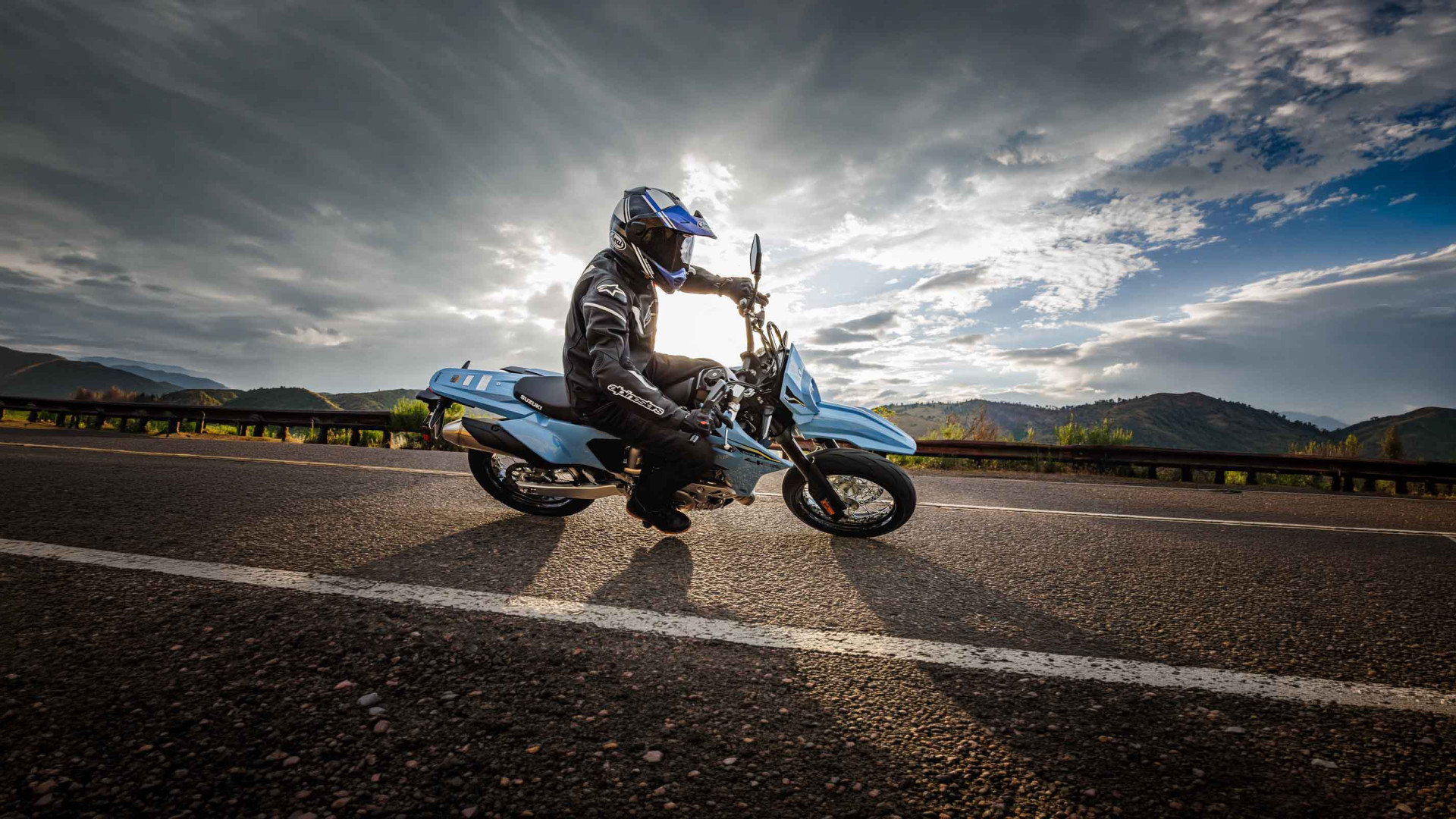 suzuki_2880x1600.jpg